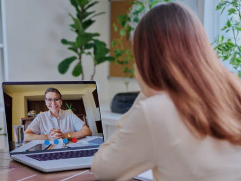 online psihoterapija za pomoč pri težavah